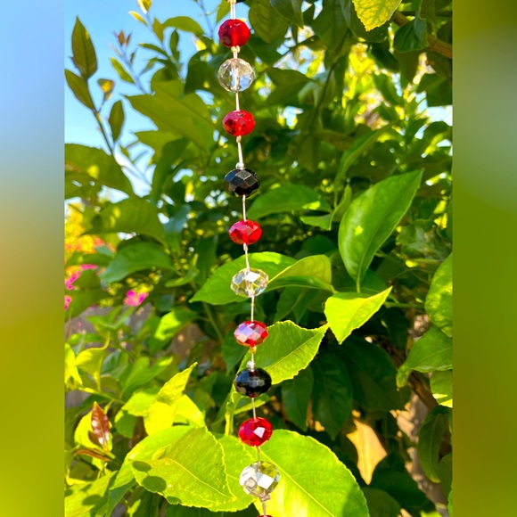 Black and red crystal suncatcher - Picture 1 of 11